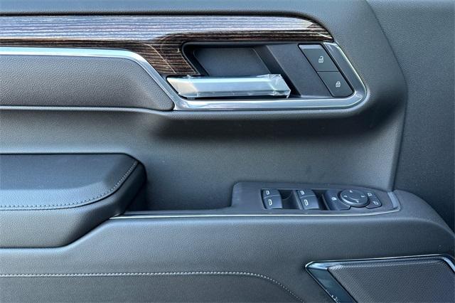 2025 GMC Sierra 1500 Vehicle Photo in ELK GROVE, CA 95757-8703