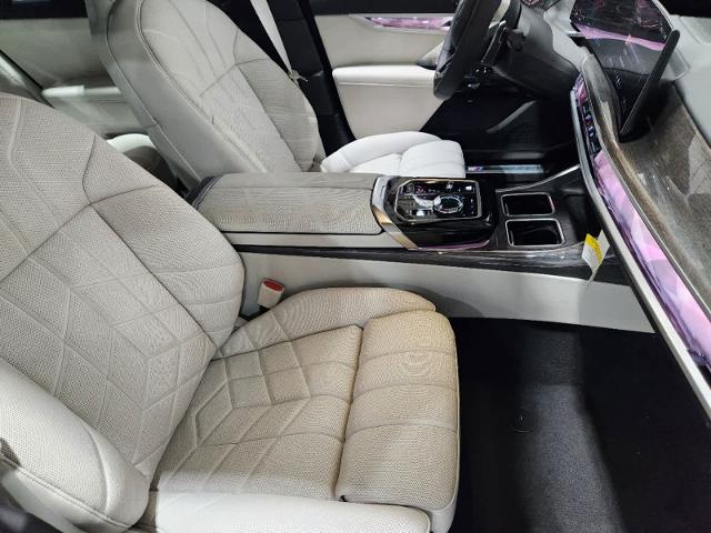 2025 BMW 750e xDrive Vehicle Photo in GRAPEVINE, TX 76051