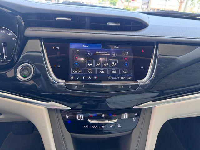2025 Cadillac XT6 Vehicle Photo in DELRAY BEACH, FL 33483-3294