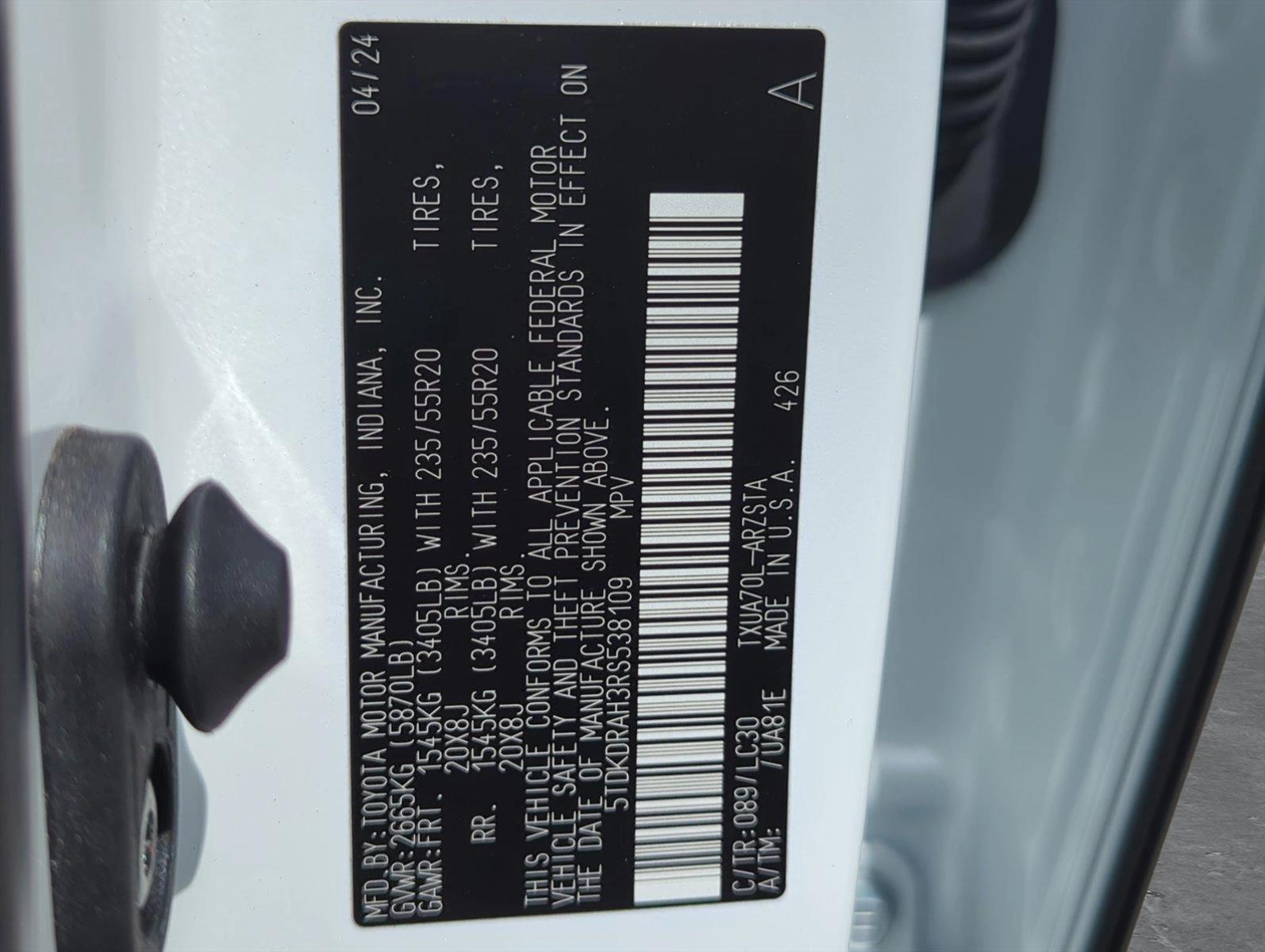 2024 Toyota Highlander Vehicle Photo in Ft. Myers, FL 33907