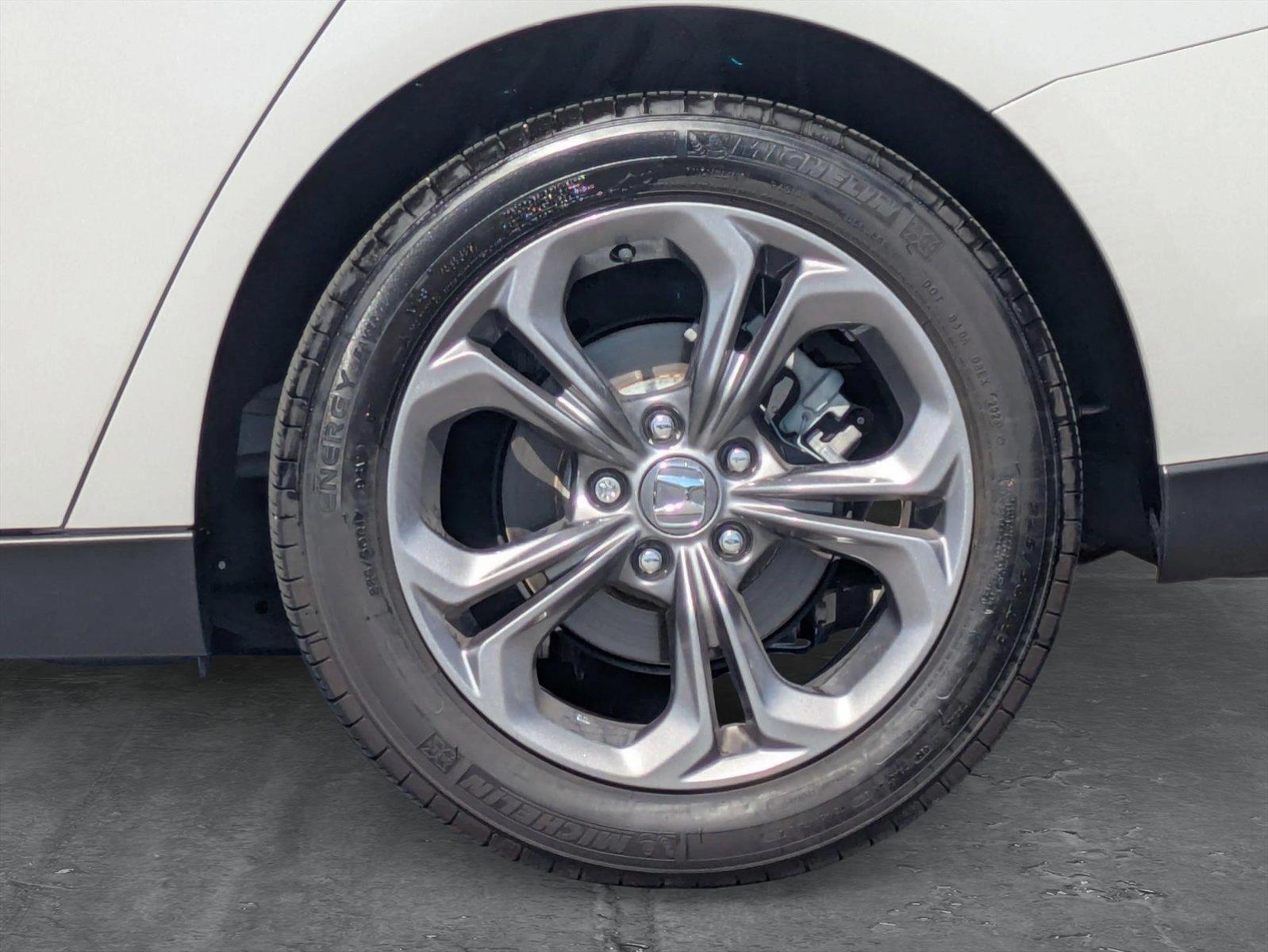 2024 Honda Accord Sedan Vehicle Photo in Valencia, CA 91355-1794
