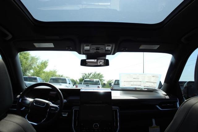 2025 GMC Yukon Vehicle Photo in Greenville, TX 75402