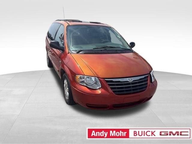 2006 Chrysler Town & Country LWB Vehicle Photo in Fishers, IN 46038
