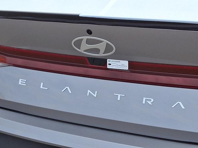 2025 Hyundai ELANTRA Vehicle Photo in Philadelphia, PA 19116