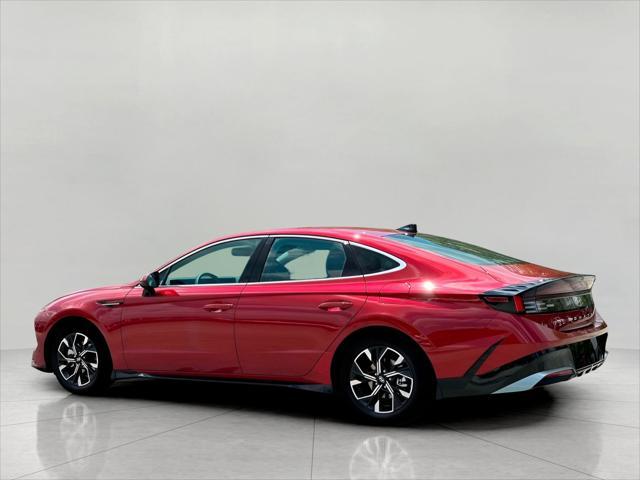 2025 Hyundai SONATA Vehicle Photo in Green Bay, WI 54304