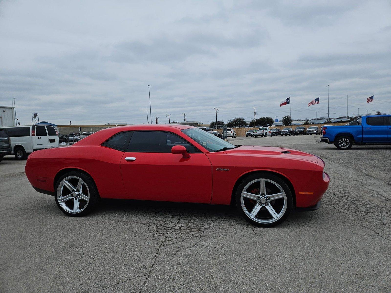 2017 Dodge Challenger Vehicle Photo in NORTH RICHLAND HILLS, TX 76180-7199