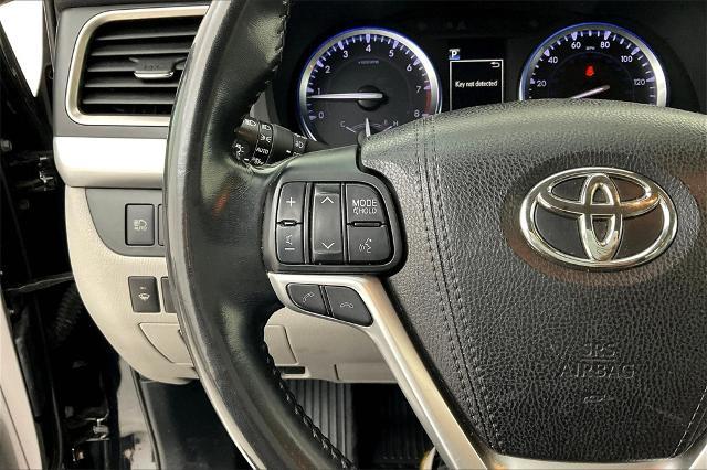 2018 Toyota Highlander Vehicle Photo in Grapevine, TX 76051