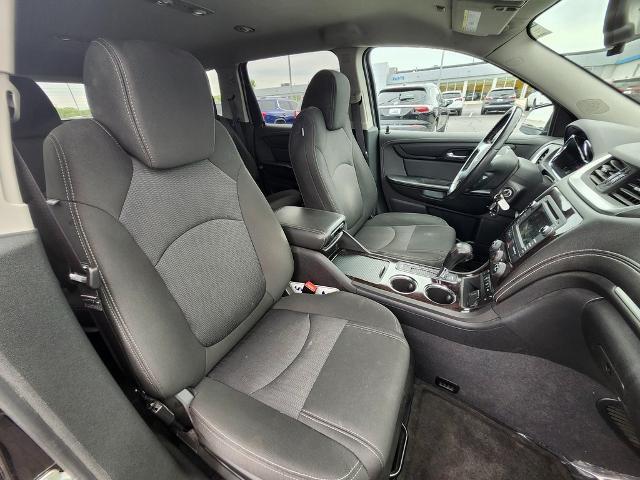 2017 Chevrolet Traverse Vehicle Photo in GREEN BAY, WI 54304-5303