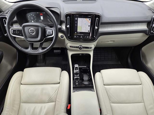 2022 Volvo XC40 Vehicle Photo in DENTON, TX 76210-9321