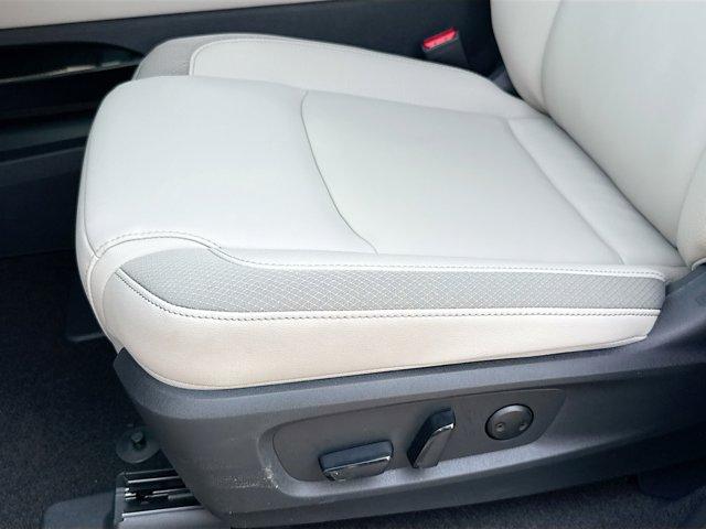2025 Nissan Pathfinder Vehicle Photo in Flemington, NJ 08822