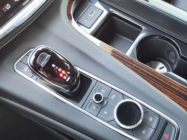 2022 Cadillac Escalade Vehicle Photo in DENTON, TX 76210-9321