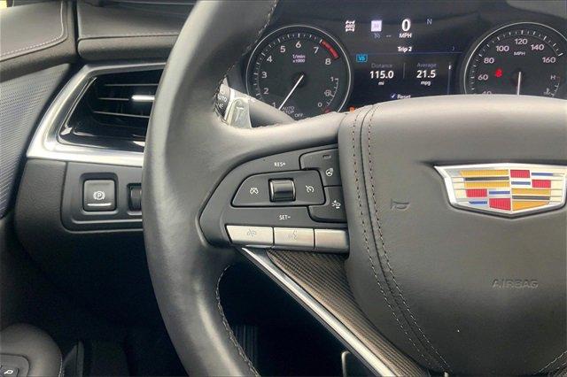 2024 Cadillac XT6 Vehicle Photo in TOPEKA, KS 66609-0000