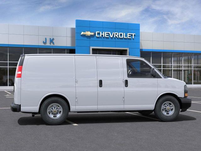 2024 Chevrolet Express Cargo 2500 Vehicle Photo in NEDERLAND, TX 77627-8017