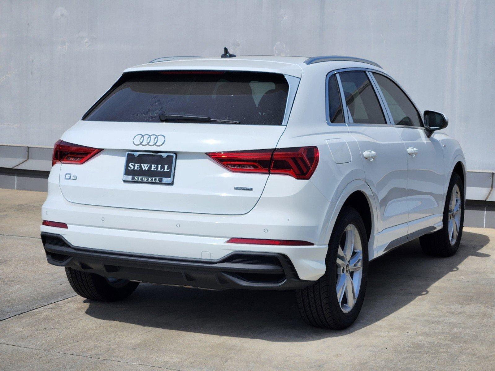 2024 Audi Q3 Vehicle Photo in SUGAR LAND, TX 77478