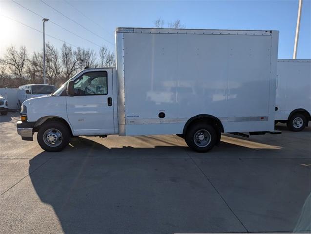 2024 Chevrolet Express Commercial Cutaway Vehicle Photo in ENGLEWOOD, CO 80113-6708