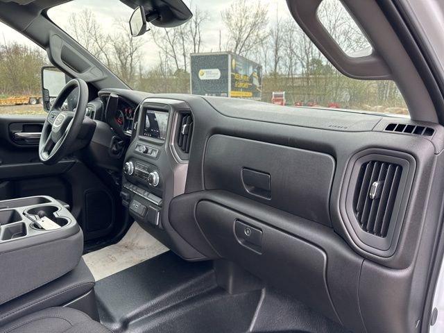 2025 GMC Sierra 3500 HD Chassis Cab Vehicle Photo in MEDINA, OH 44256-9631