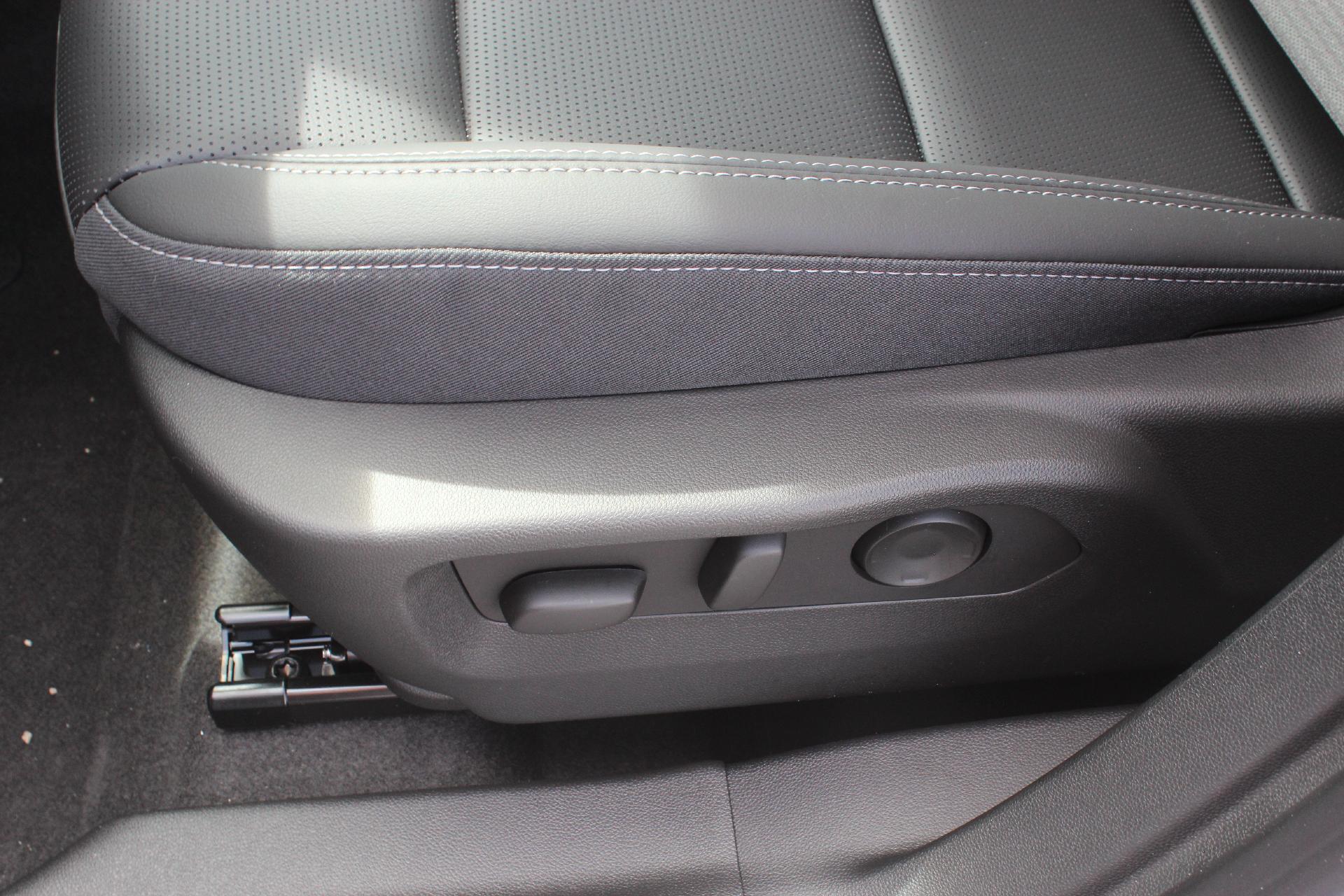 2025 Buick Envision Vehicle Photo in AURORA, CO 80012-4011