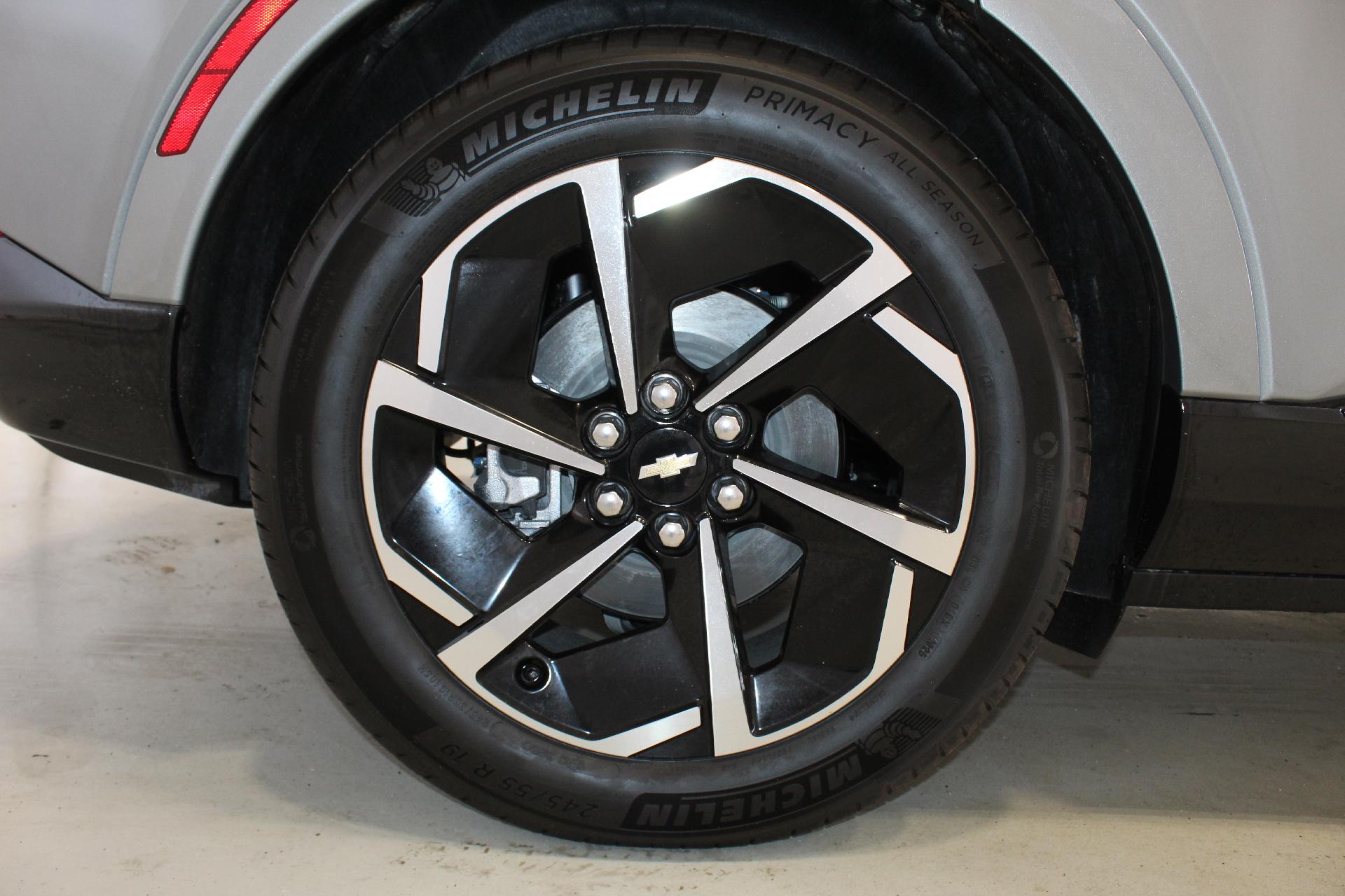 2025 Chevrolet Equinox EV Vehicle Photo in NORTHAMPTON, MA 01060-1120
