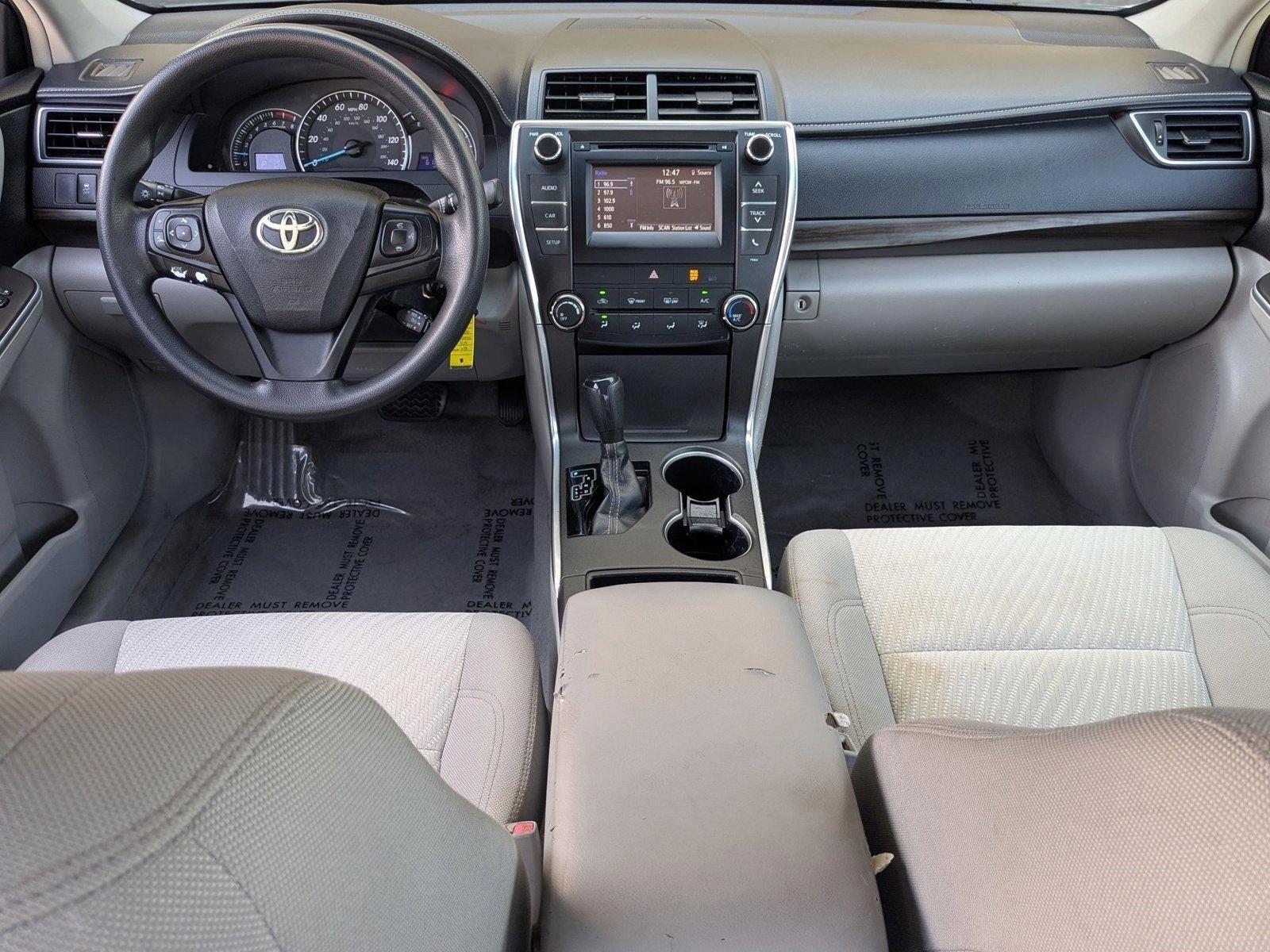 2015 Toyota Camry Vehicle Photo in PEMBROKE PINES, FL 33024-6534