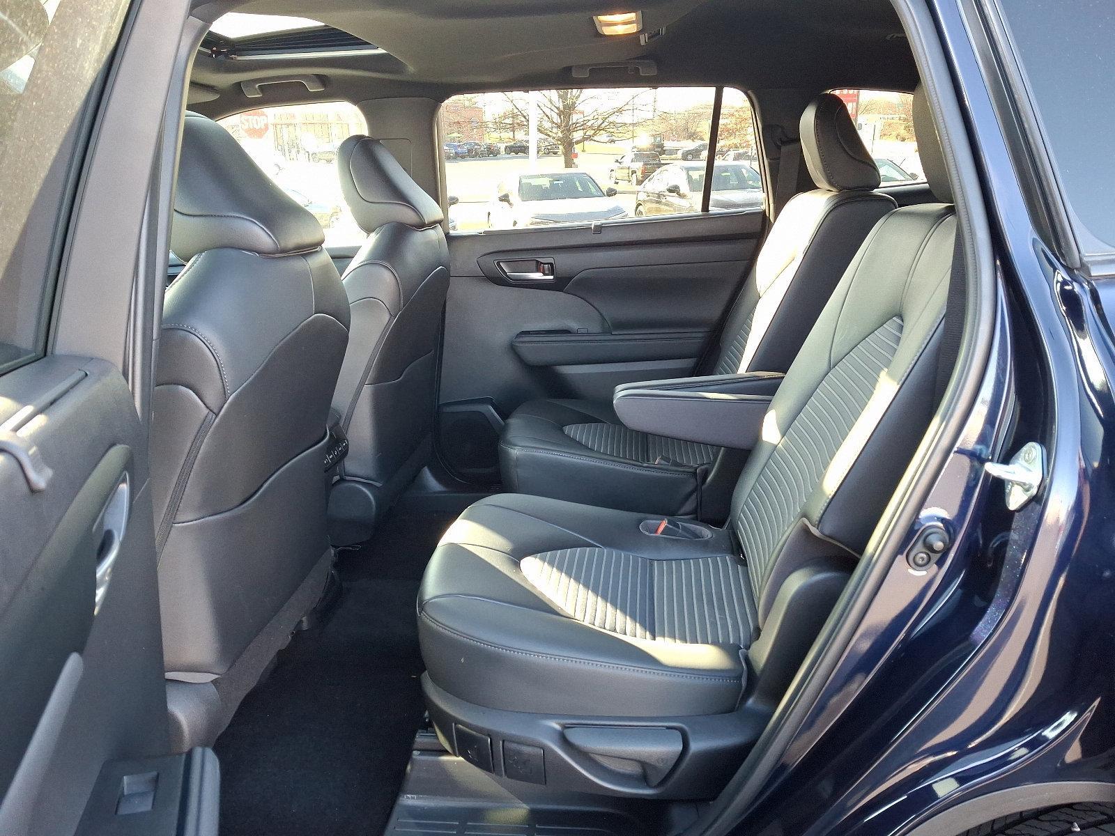 2023 Toyota Highlander Vehicle Photo in Harrisburg, PA 17111