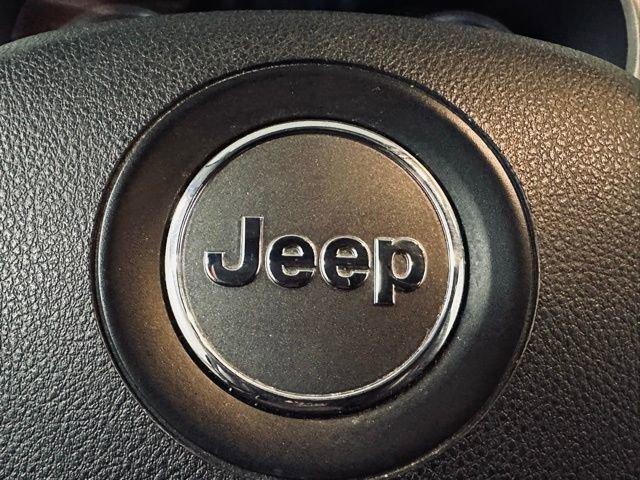 2017 Jeep Cherokee Vehicle Photo in MEDINA, OH 44256-9631