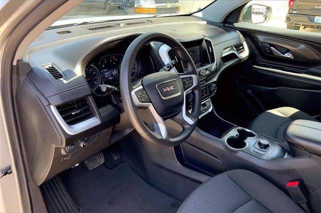 2024 GMC Terrain Vehicle Photo in TOPEKA, KS 66609-0000