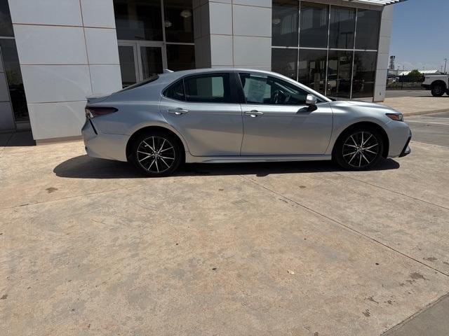 2021 Toyota Camry Vehicle Photo in Winslow, AZ 86047-2439