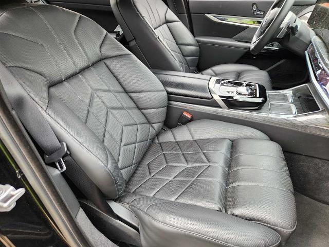 2023 BMW 760i xDrive Vehicle Photo in PLANO, TX 75024