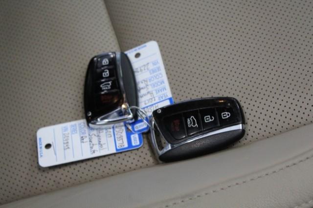 2017 Hyundai SANTA FE Vehicle Photo in Green Bay, WI 54304