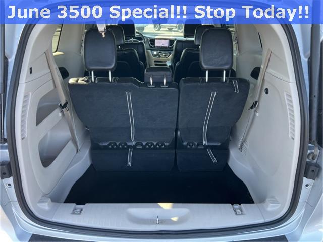 2023 Chrysler Pacifica Vehicle Photo in GREEN BAY, WI 54304-5303