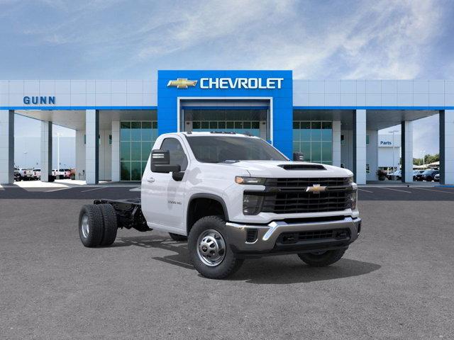 2025 Chevrolet Silverado 3500 HD CC Vehicle Photo in SELMA, TX 78154-1460