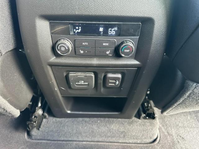 2023 Chevrolet Traverse Vehicle Photo in COLUMBIA, MO 65203-3903