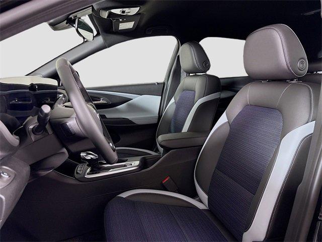 2025 Buick Envista Vehicle Photo in PUYALLUP, WA 98371-4149