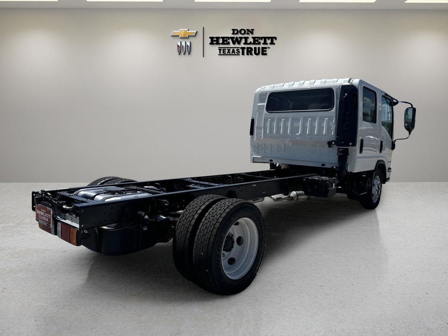 2025 Chevrolet Low Cab Forward 5500 XG Vehicle Photo in GEORGETOWN, TX 78626-7508