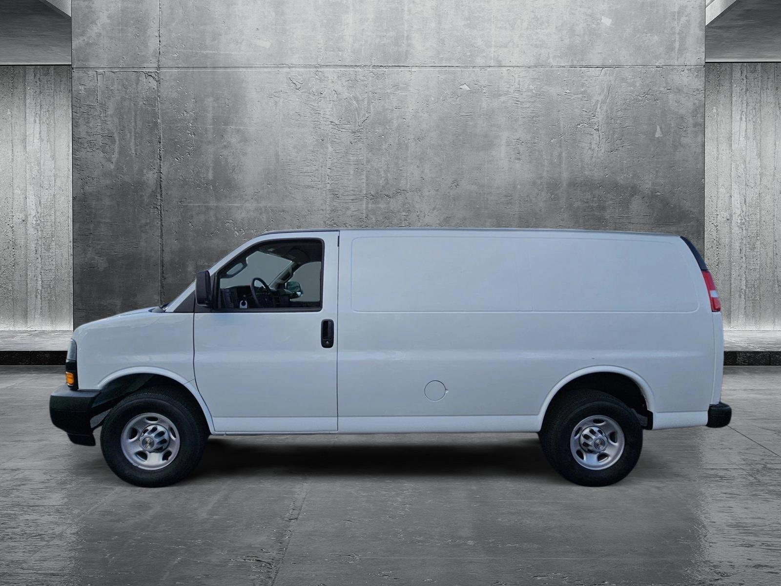 2024 Chevrolet Express Cargo 2500 Vehicle Photo in GREENACRES, FL 33463-3207