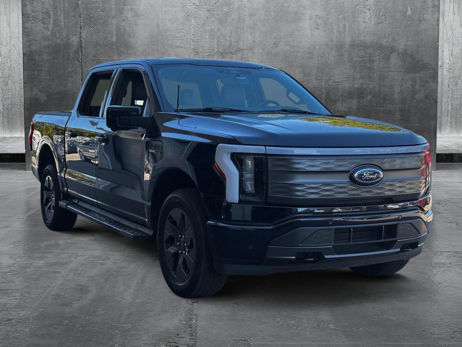 2022 Ford F-150 Lightning Vehicle Photo in Hollywood, FL 33021