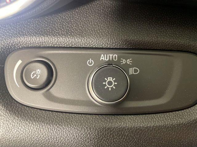 2025 Chevrolet Trax Vehicle Photo in PHOENIX, AZ 85014-3381