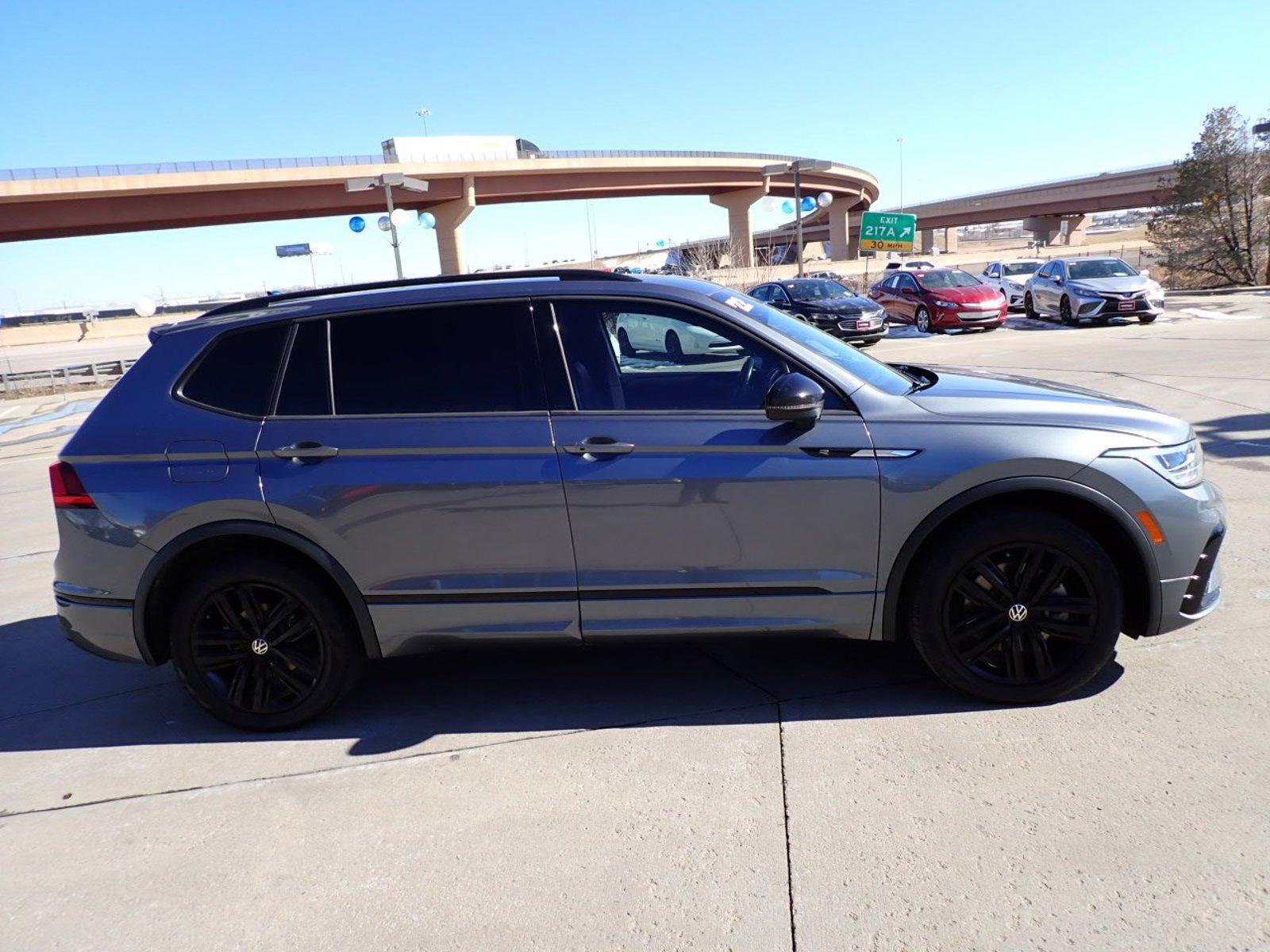 2022 Volkswagen Tiguan Vehicle Photo in DENVER, CO 80221-3610