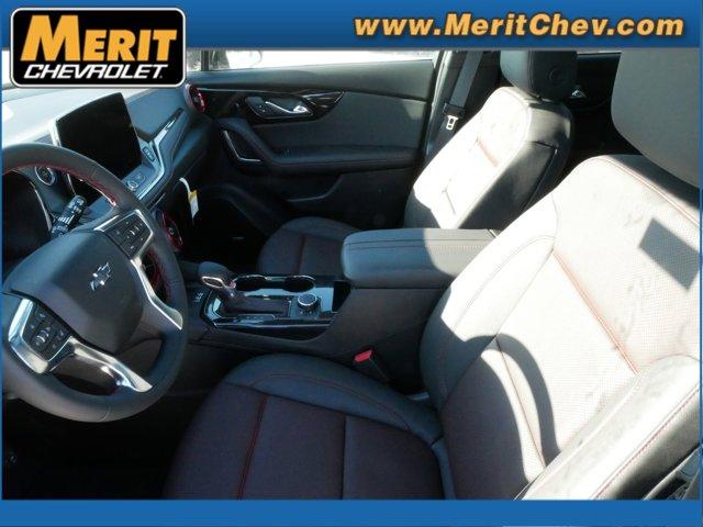 2025 Chevrolet Blazer Vehicle Photo in MAPLEWOOD, MN 55119-4794