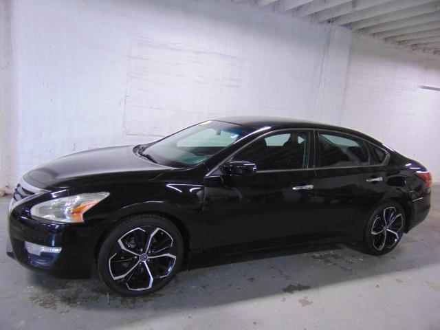 Used 2015 Nissan Altima S with VIN 1N4AL3AP5FC449969 for sale in Emporia, KS