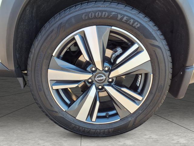 2022 Nissan Rogue Vehicle Photo in Oshkosh, WI 54904