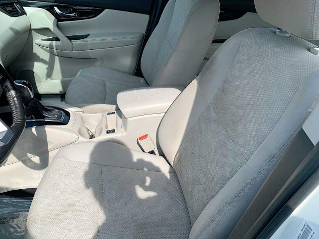2017 Nissan Rogue Sport Vehicle Photo in MOON TOWNSHIP, PA 15108-2571