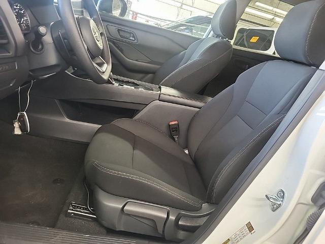 2024 Nissan Rogue Vehicle Photo in Cedar Rapids, IA 52402