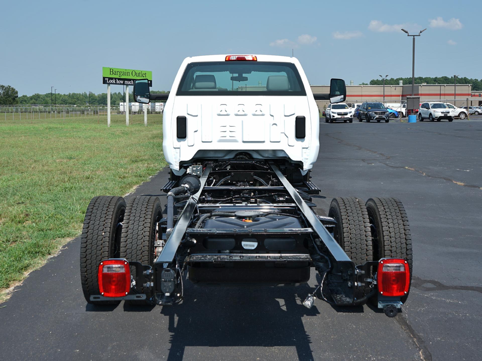 2024 Chevrolet Silverado 5500 HD Vehicle Photo in SMYRNA, DE 19977-2874