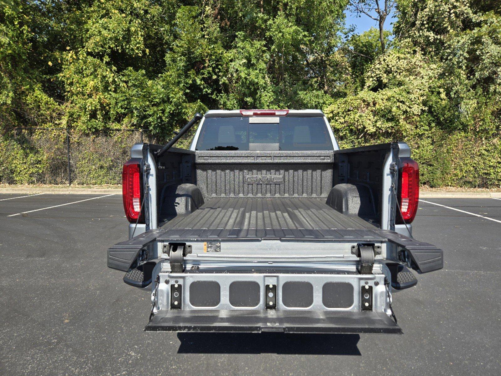 2025 GMC Sierra 1500 Vehicle Photo in DALLAS, TX 75209-3016