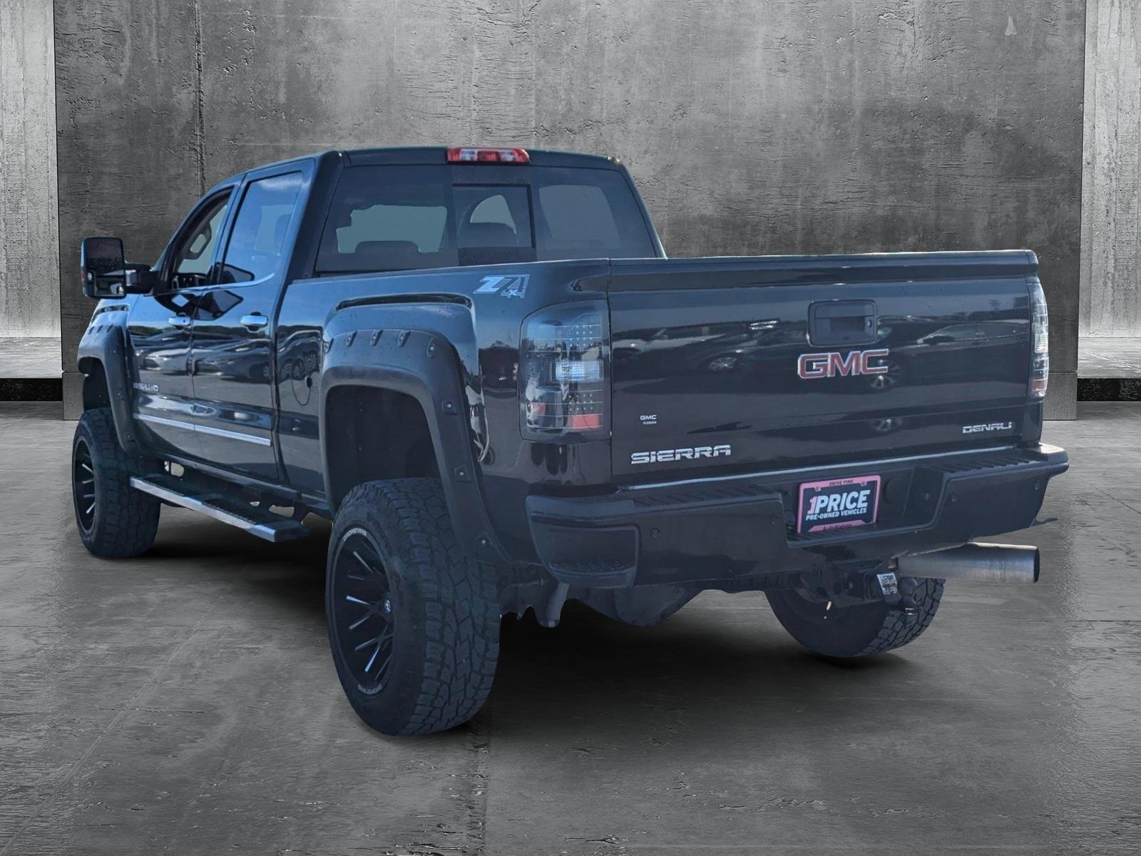 2015 GMC Sierra 2500HD available WiFi Vehicle Photo in Ft. Myers, FL 33907