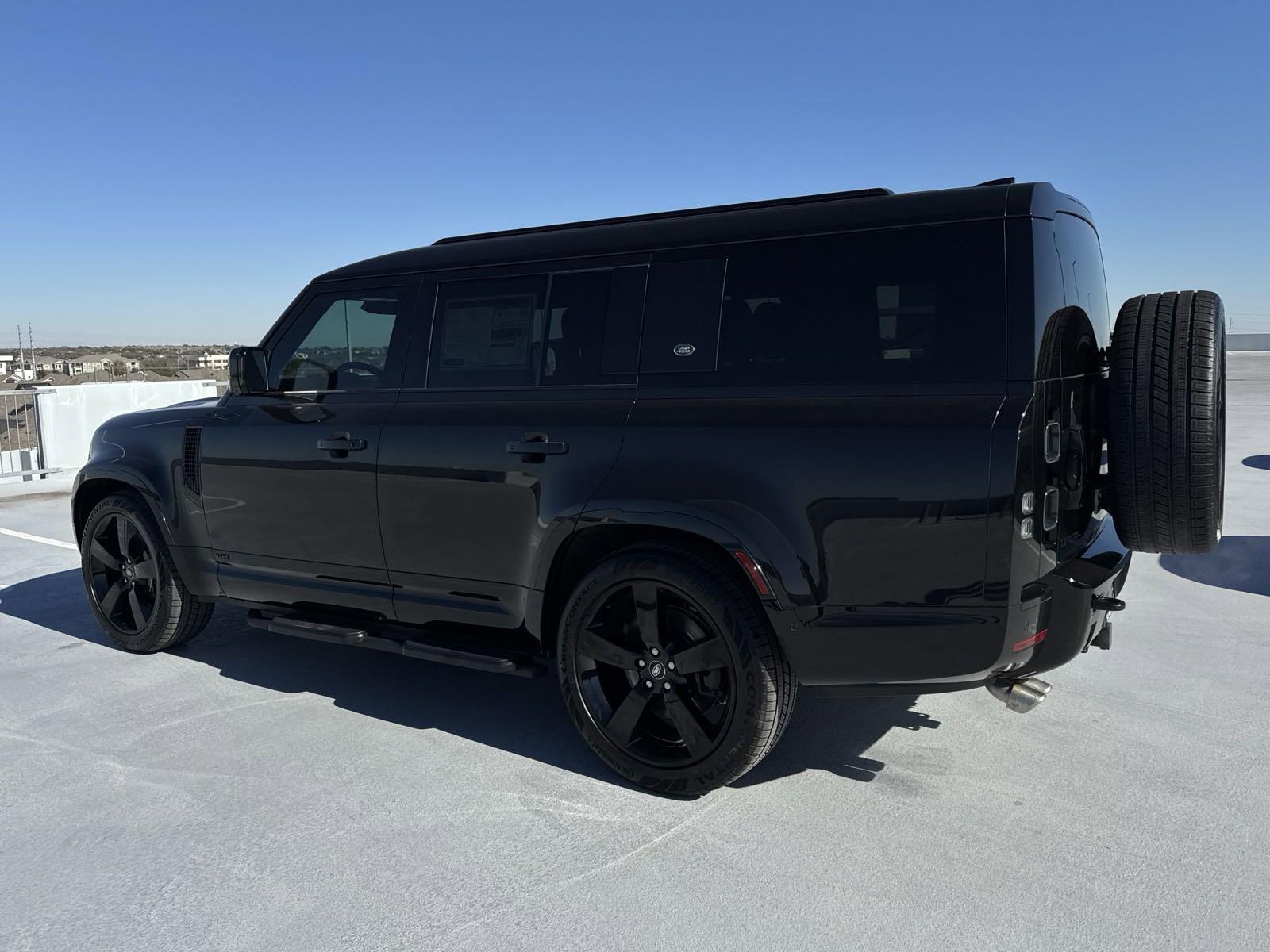 2024 Defender Vehicle Photo in AUSTIN, TX 78717