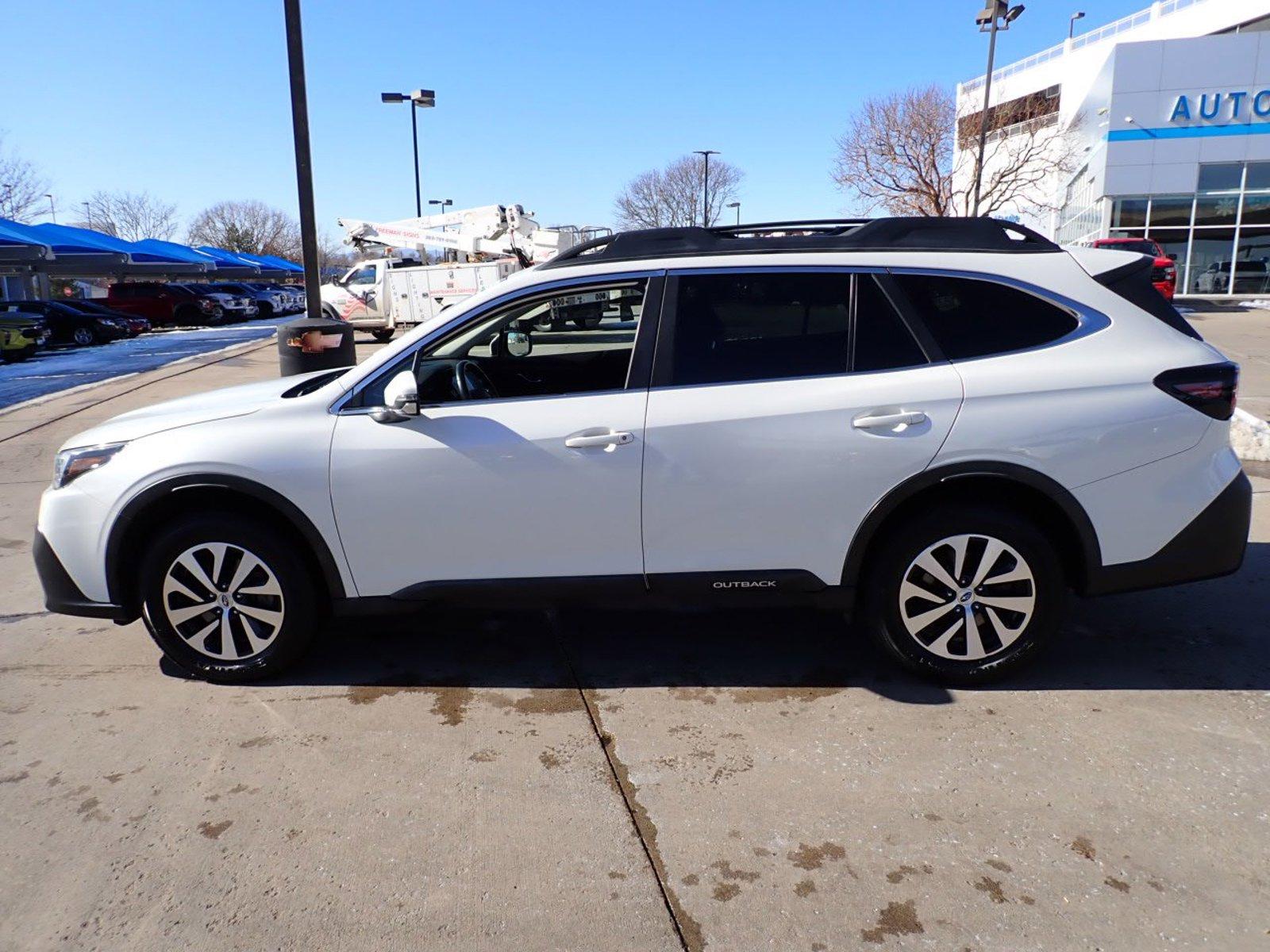 2020 Subaru Outback Vehicle Photo in DENVER, CO 80221-3610