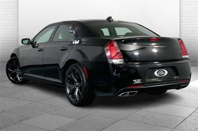 2022 Chrysler 300 Vehicle Photo in KANSAS CITY, MO 64114-4502