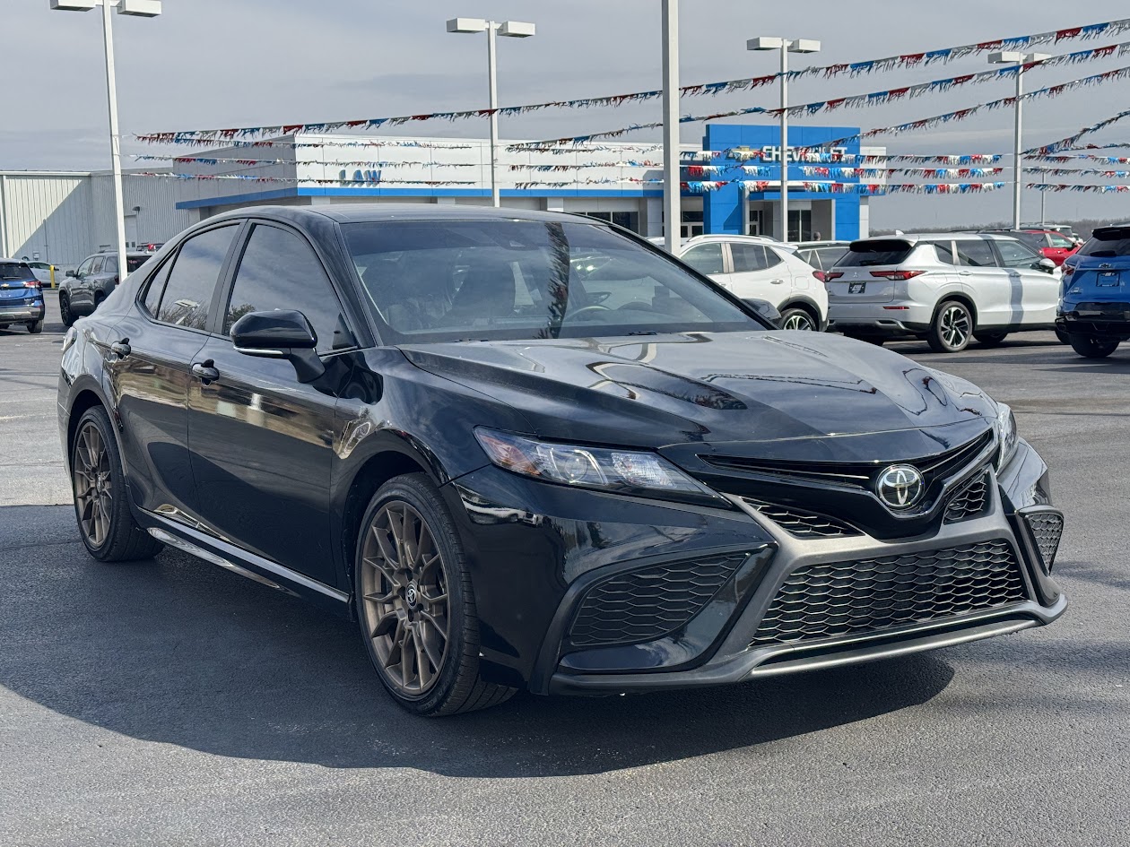 2024 Toyota Camry Vehicle Photo in BOONVILLE, IN 47601-9633